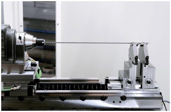 ロロマティック社 砥石自動交換システム内蔵ロングドリル用工具研削盤GrindSmart 528XF